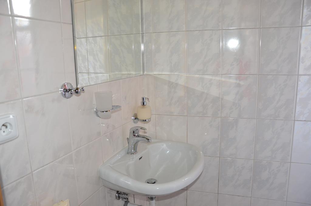 Guesthouse Zlaty Hrozen Чеська Липа Номер фото
