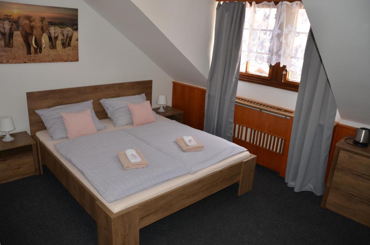 Guesthouse Zlaty Hrozen Чеська Липа Екстер'єр фото