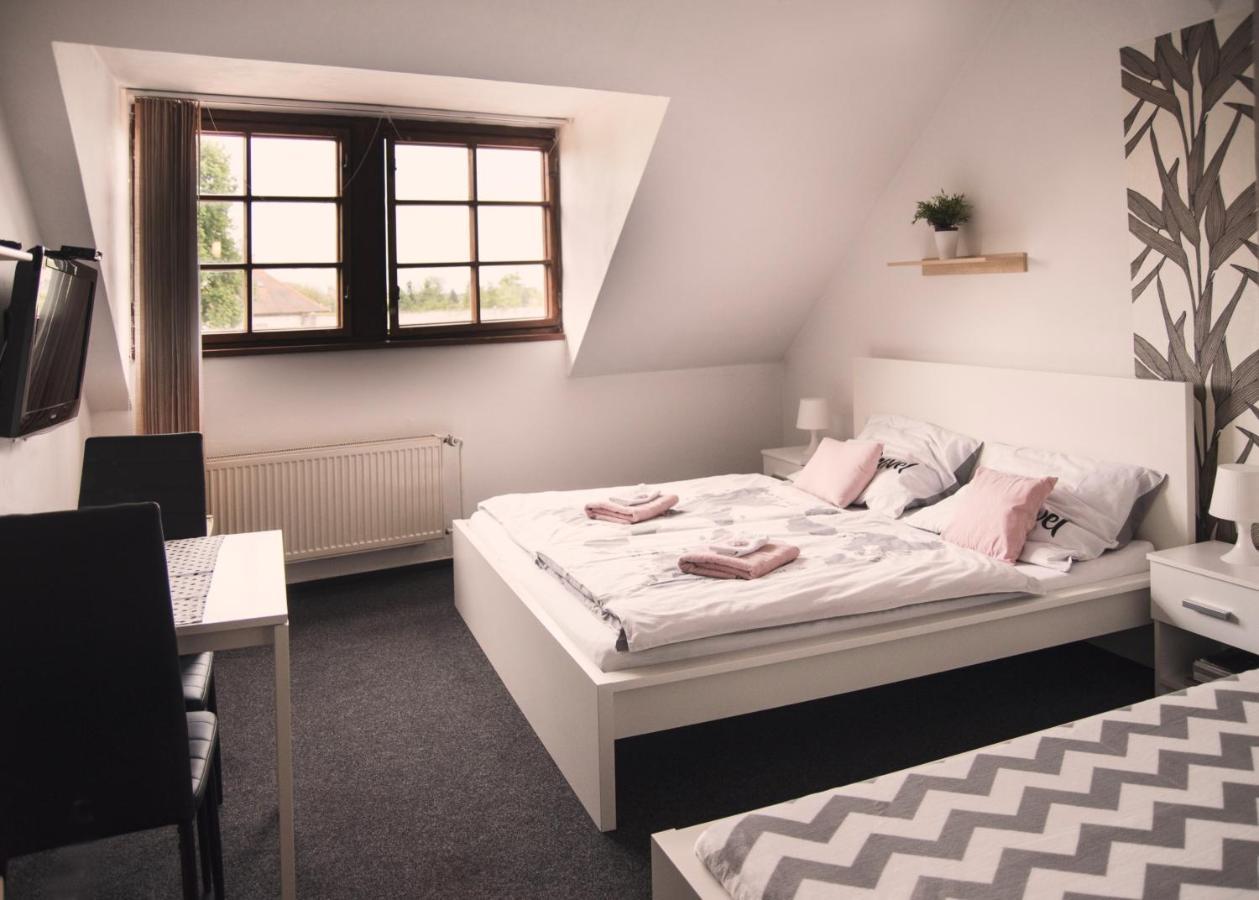 Guesthouse Zlaty Hrozen Чеська Липа Екстер'єр фото