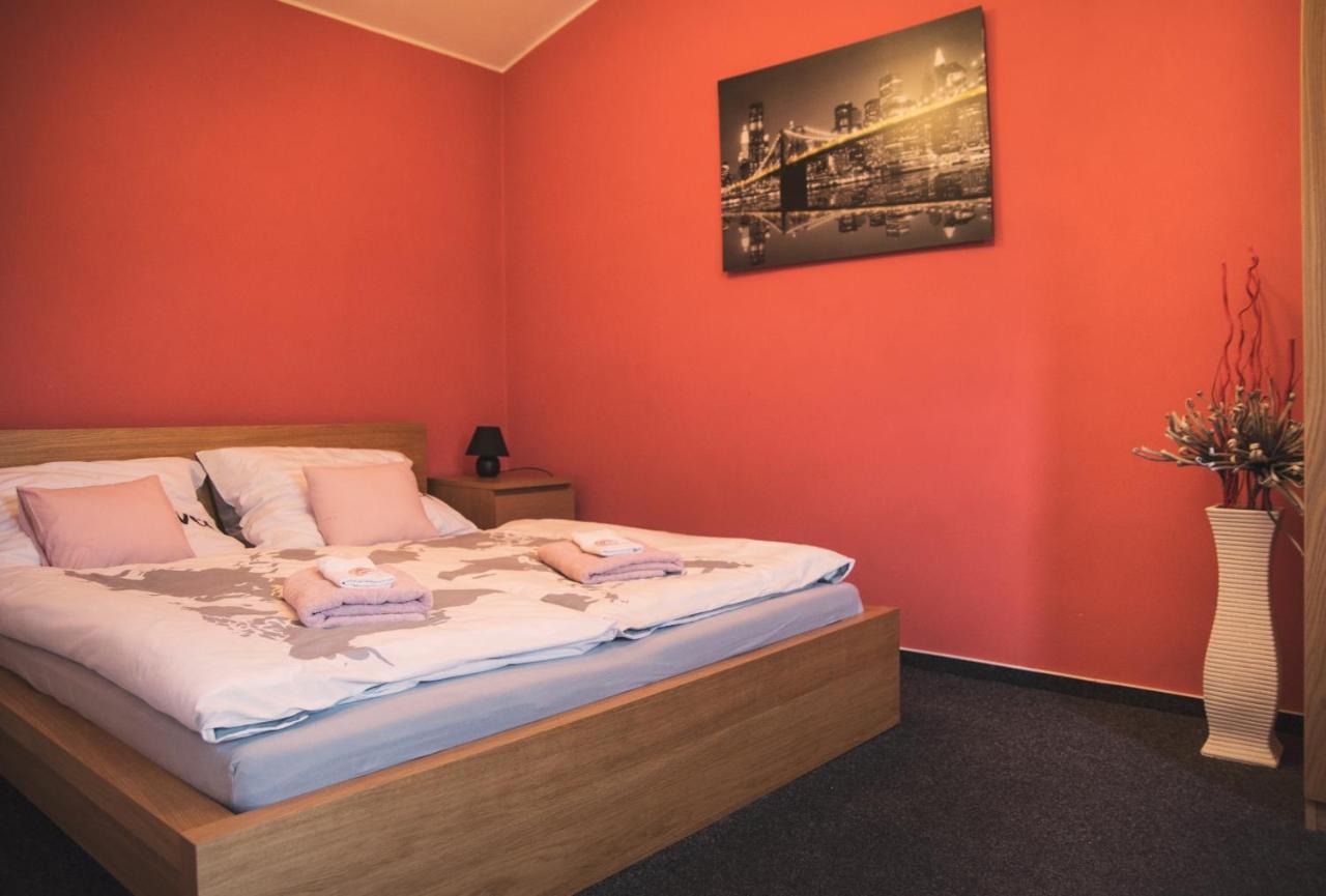 Guesthouse Zlaty Hrozen Чеська Липа Екстер'єр фото