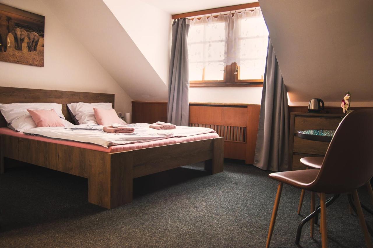 Guesthouse Zlaty Hrozen Чеська Липа Екстер'єр фото